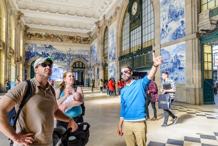Porto: Delicious Food and Wine Walking Tour - Choosing between three hours and four