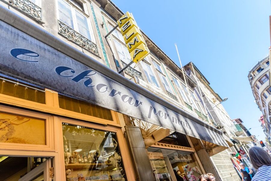 Porto: Delicious Food and Wine Walking Tour - Group size, children, and walking comfort