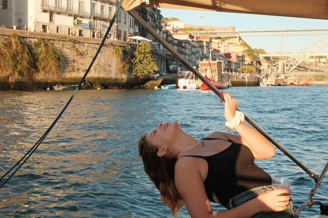 Porto: Douro River Boat Cruise with Port Wine and Snacks - Dom Luís I Bridge and Vila Nova de Gaia