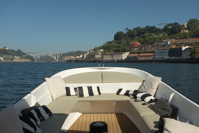Porto: Douro River Boat Cruise with Port Wine and Snacks - The glass gazebo and the city gardens