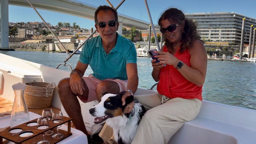Porto: Douro River Boat Cruise with Port Wine Tasting - Why this small boat works better than a standard river cruise