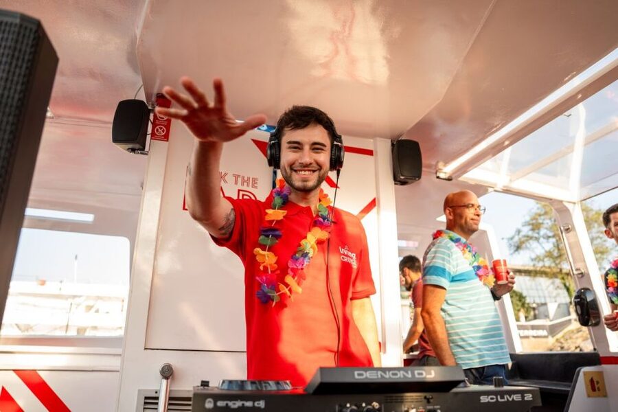 Porto: Douro River Party Boat with Sunset Option & 6 Bridges - The music, dancing, and onboard drinks