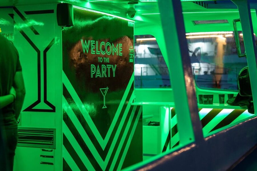 Porto: Douro River Party Boat with Sunset Option & 6 Bridges - Who will enjoy it most