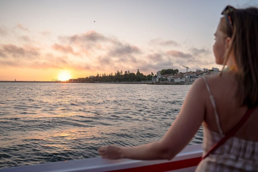 Porto: Douro River Party Boat with Sunset Option & 6 Bridges - Practical details that affect the value