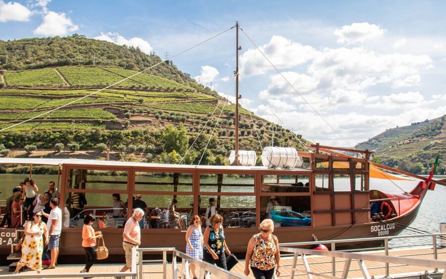 Porto: Douro Valley History & Wine Tour with Cruise & Lunch - Amarante: a short taste of a pretty town