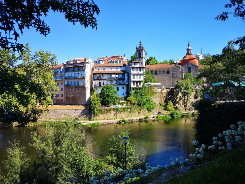 Porto: Douro Valley History & Wine Tour with Cruise & Lunch - São Leonardo da Galafura and the Douro’s big view