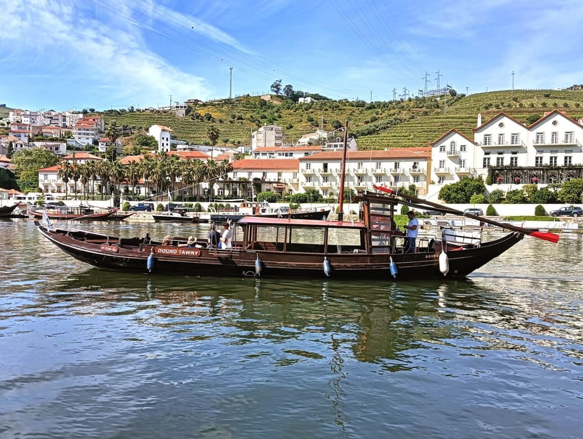 Porto: Douro Valley Tour with 2 Wineries, Lunch and Cruise - Meeting at Trindade and leaving Porto behind