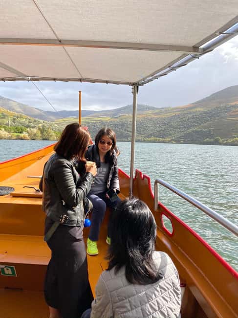 Porto: Douro Valley with Small Wineries, Lunch and Boat Tour - Riding the N222 through the valley