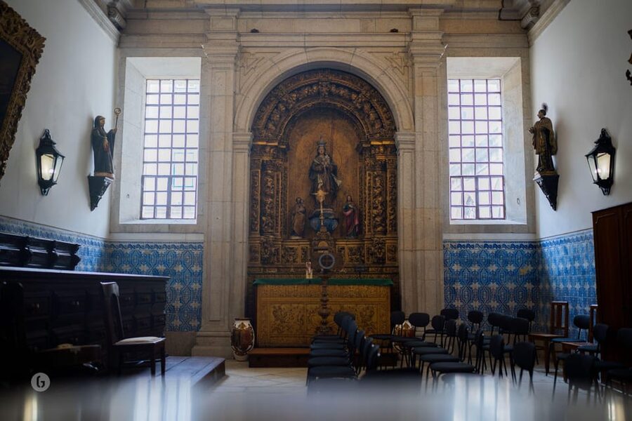 “Porto: Fado Show with Guided Tour in a Historic Monastery” - Port wine and Singeverga liqueur add real local character