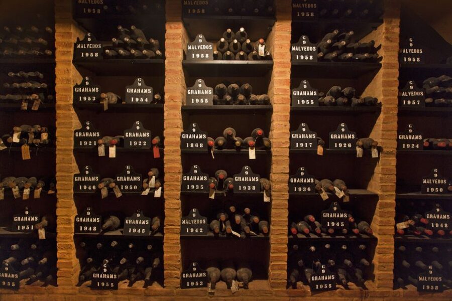 Porto: Graham's Port Lodge Tour with Premium Wine Tastings - Practical timing and booking advice