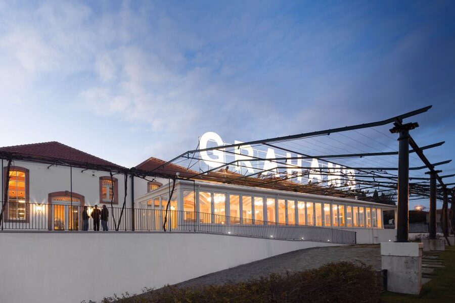 Porto: Graham's Port Lodge Tour with Premium Wine Tastings - How the Port lesson works