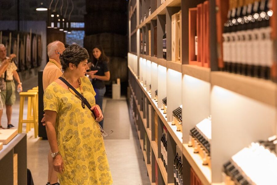 Porto: Guided Tour and Tasting of 3 Port Wines at Poças - Port and food pairings you can use later