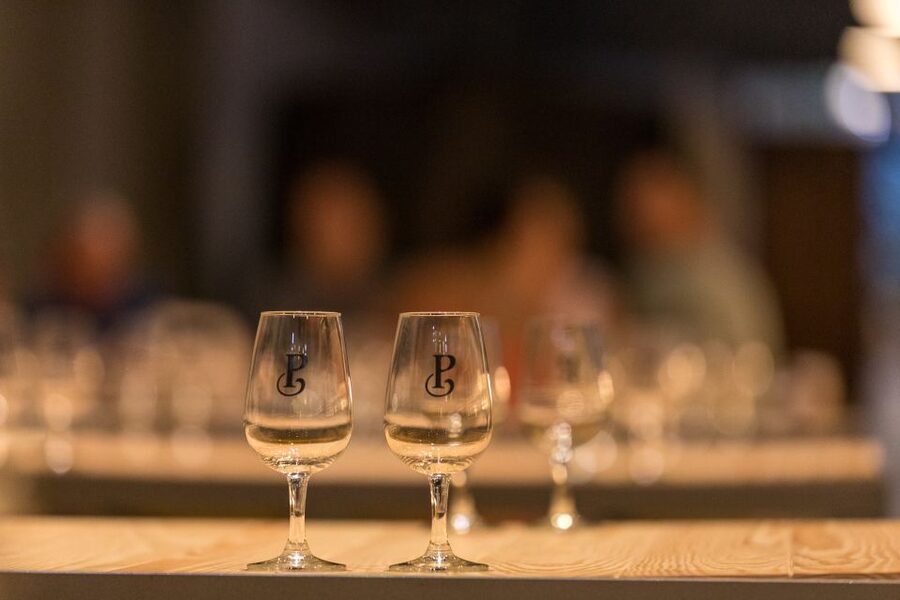 Porto: Guided Tour and Tasting of 3 Port Wines at Poças - Getting to Poças in Vila Nova de Gaia