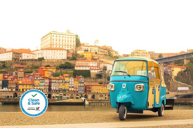 Porto Guided Tour to the Historical Center on a Tuk Tuk - From the cathedral to São Bento Station