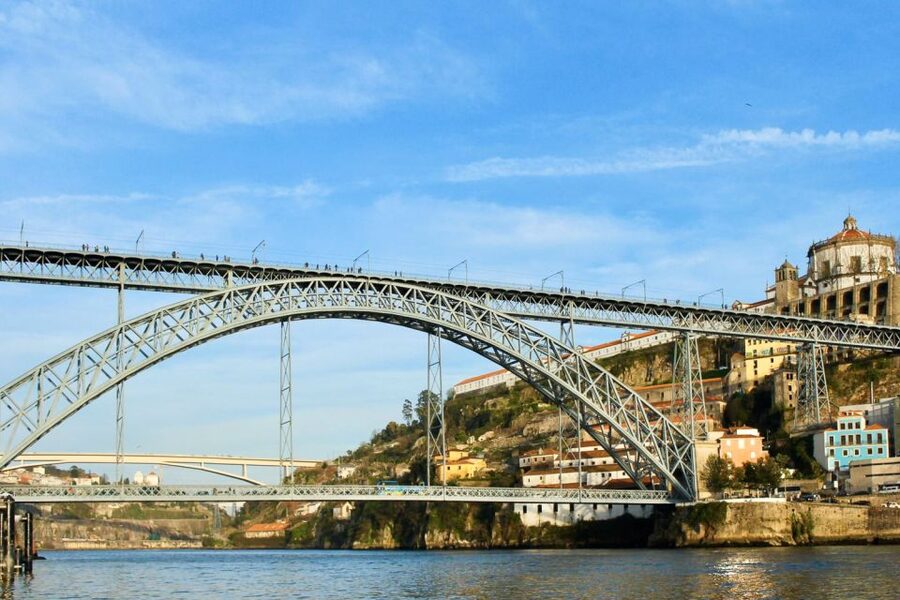 Porto: Guided Walking Tour and Lello Bookshop - Why this is a smart first morning in Porto