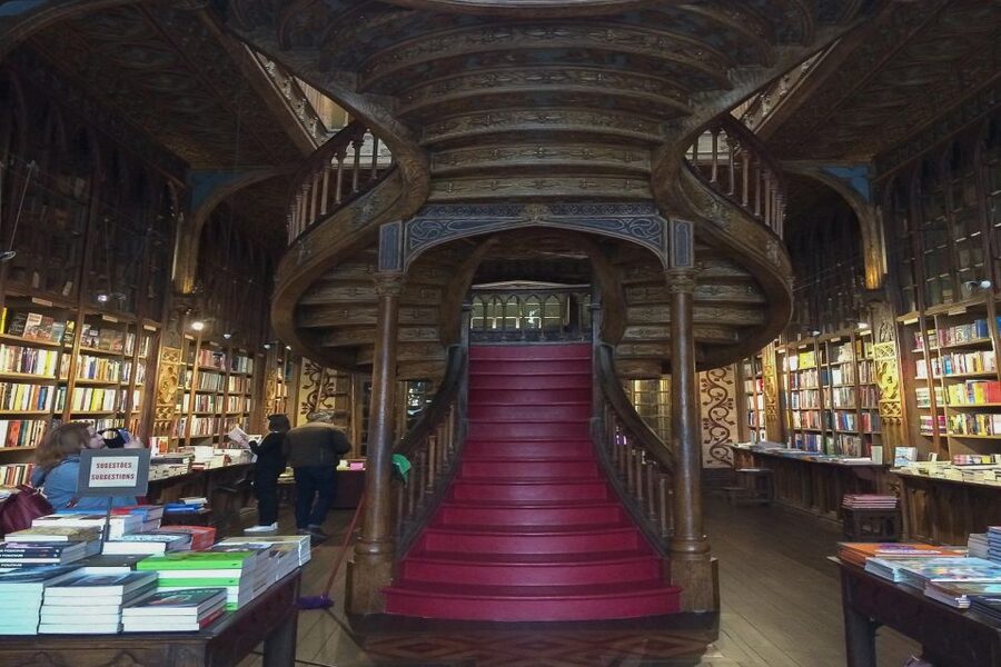 Porto: Guided Walking Tour and Lello Bookshop - Bolhão Market and the everyday city