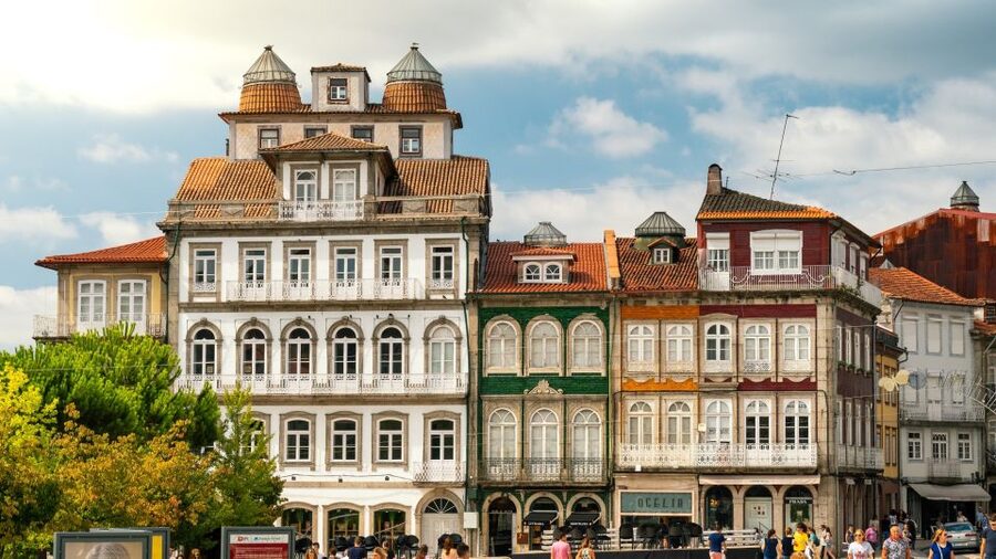 Porto: Guimarães & Braga Tour with Entry Tickets and Lunch - Who will get the most from this tour?