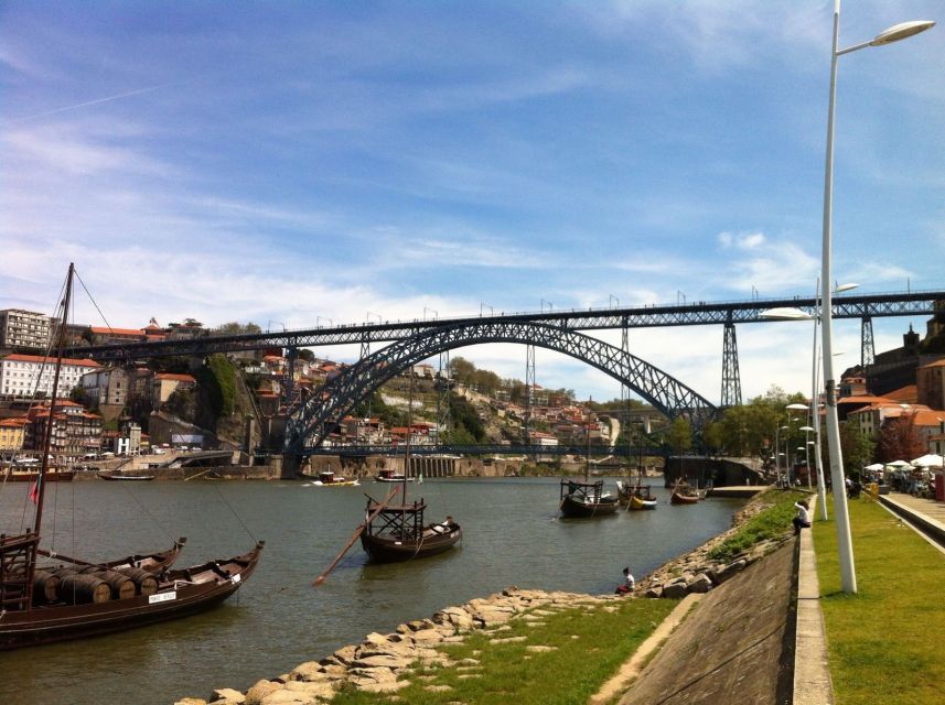 Porto: Historic City Center Walking Tour - The stories make the three hours worthwhile