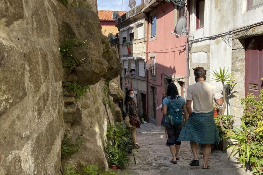 Porto: Historical Center Walking Tour - Art Nouveau streets and Lello Bookshop