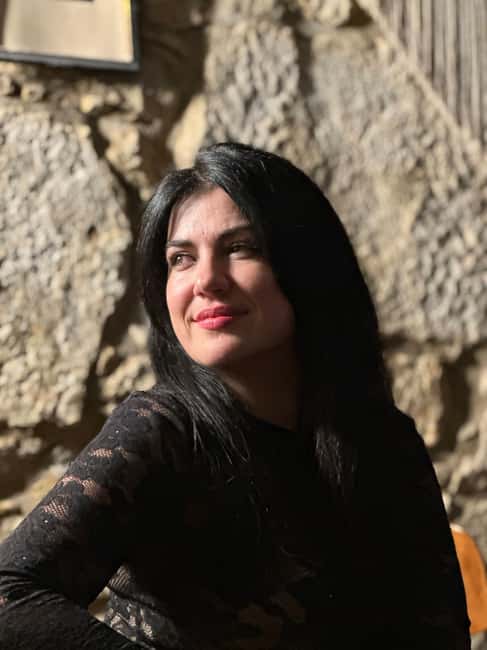 Porto: Live Fado Concert with Glass of Tawny Port Wine - The final movement: traditional roots and modern Fado