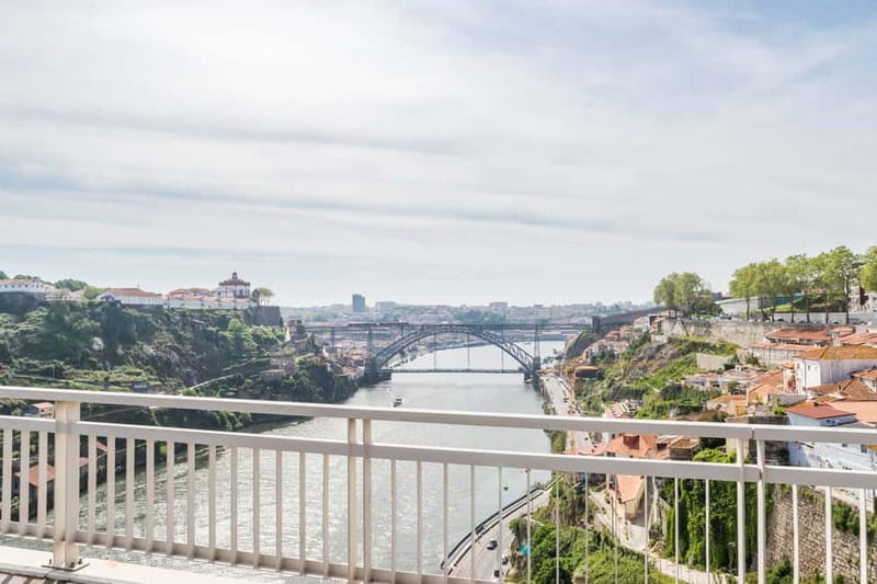 Porto: Magic Train Tour and Port Wine Cellar with Tastings - Who will enjoy this tour most