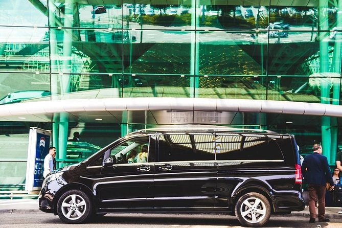 Porto Private Airport Arrival Transfer - A calm first ride from Porto Airport