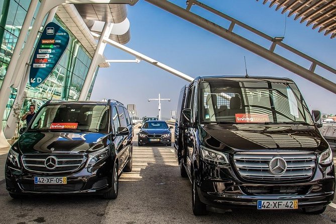 Porto Private Airport Arrival Transfer - The local welcome from drivers