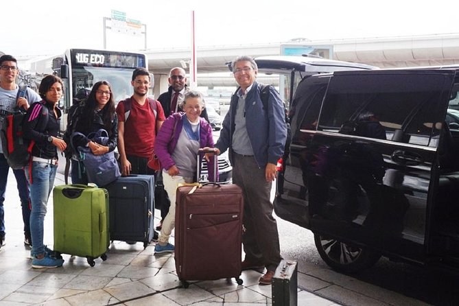 Porto Private Airport Arrival Transfer - Finding your driver inside the arrivals area