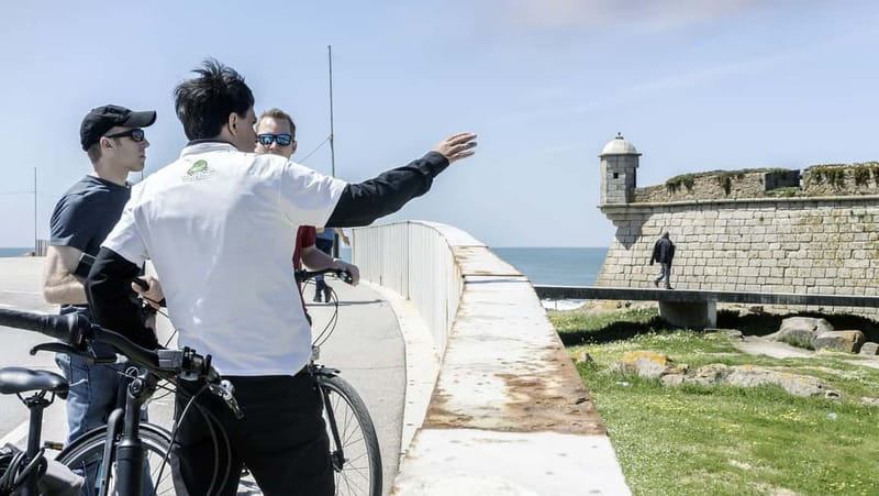 Porto Private E-Bike Tour: Douro River, Parks & Beaches - Art, surf and Matosinhos Beach