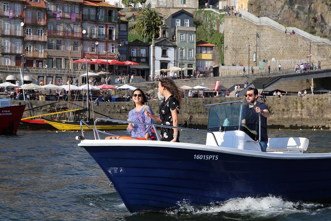 Porto: Private tour in the Douro (1 to 4 people) on a boat just for you - Why Porto looks different from a private boat