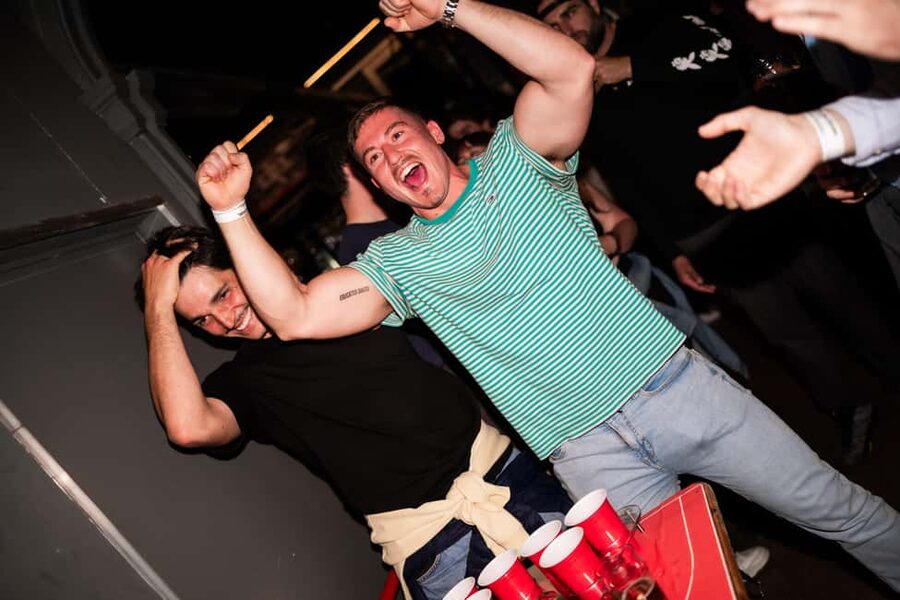 Porto: Pub Crawl with 7 Drinks, Games, and VIP Club Entry - Key points to know before booking