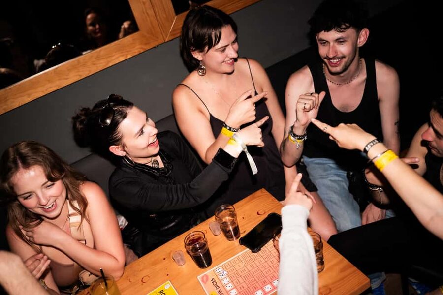 Porto: Pub Crawl with 7 Drinks, Games, and VIP Club Entry - FAQ
