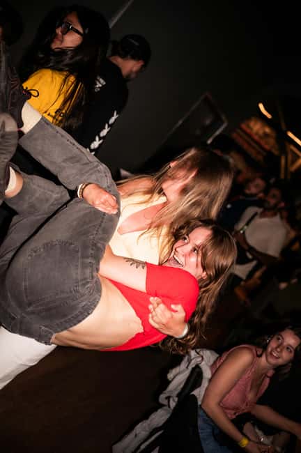 Porto: Pub Crawl with 7 Drinks, Games, and VIP Club Entry - What seven included drinks are worth at $20