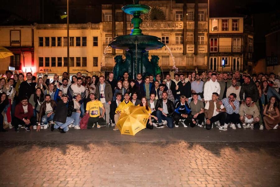 Porto: Pub Crawl with 7 Drinks, Games, and VIP Club Entry - Largo de Alberto Pimentel and the first games