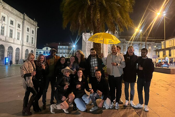 Porto Pubcrawl: 5h,7 Drinks,4 bars &Skip the line Club Entry - Key points at a glance