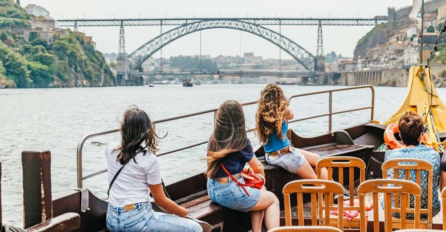 Porto: River Douro 6 Bridges Cruise - Seating, sun, and the best place to listen