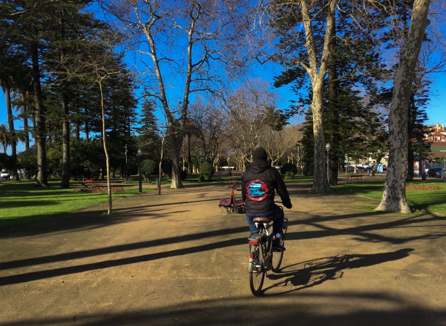Porto: Riverside Panoramic E-Bike Tour - Foz do Douro: where river and sea meet