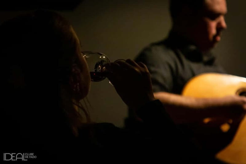 Porto: The highest-rated traditional fado concert (downtown) - What makes the small room valuable