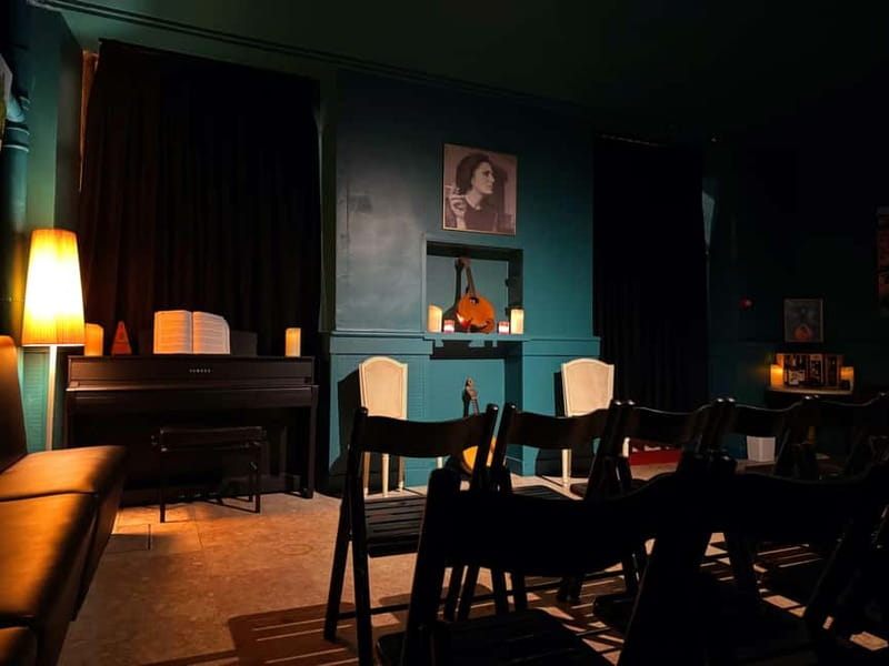 Porto: Traditional Fado Show at Sao Bento with Port Wine - Price, timing, and practical value