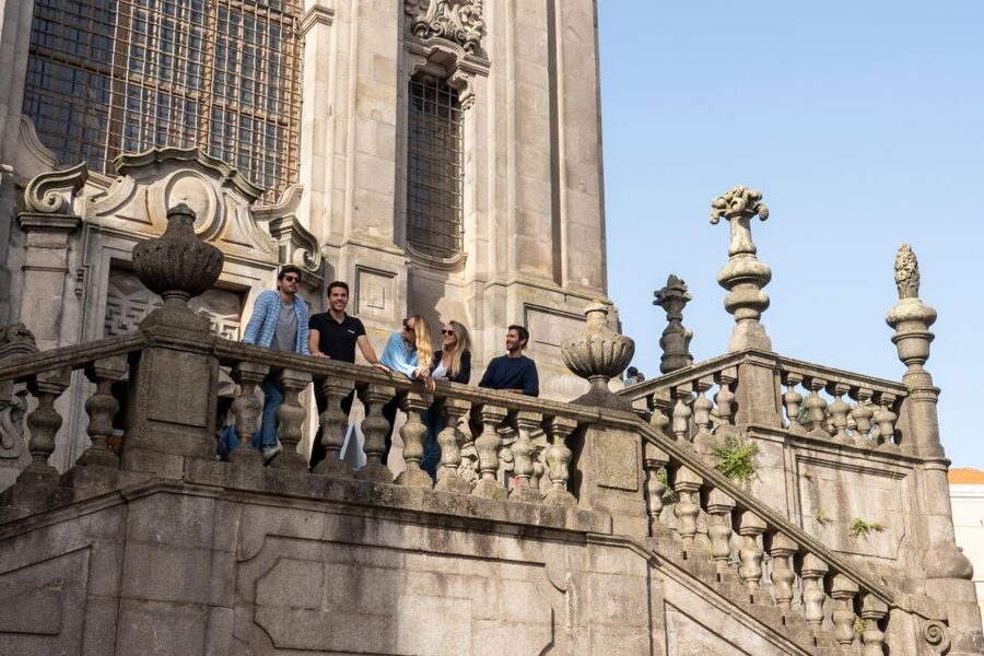 Porto: Walking Tour, Lello Bookshop, Boat and Cable Car - The one-hour Douro River cruise