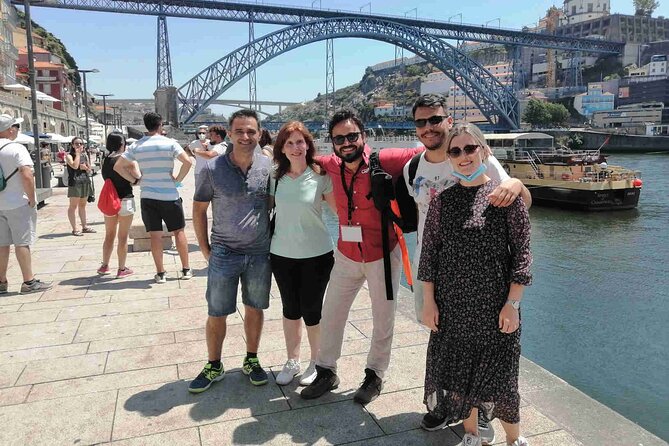 Porto Walking Tour - The Perfect Introduction to the City - Fonte dos Leões and the University of Porto