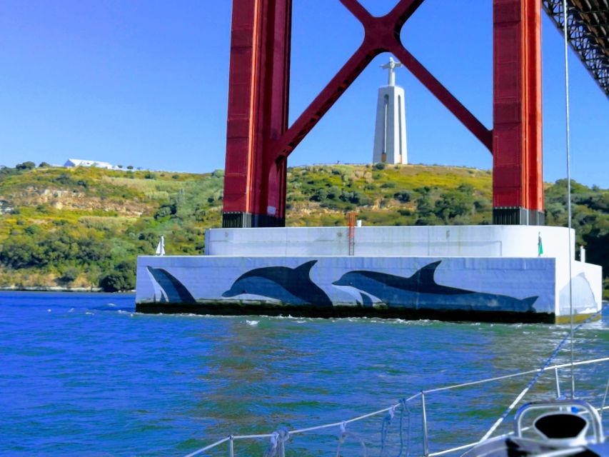 Private Lisbon Sightseeing Sailing Boat Tour with Locals - What the crew adds to the experience