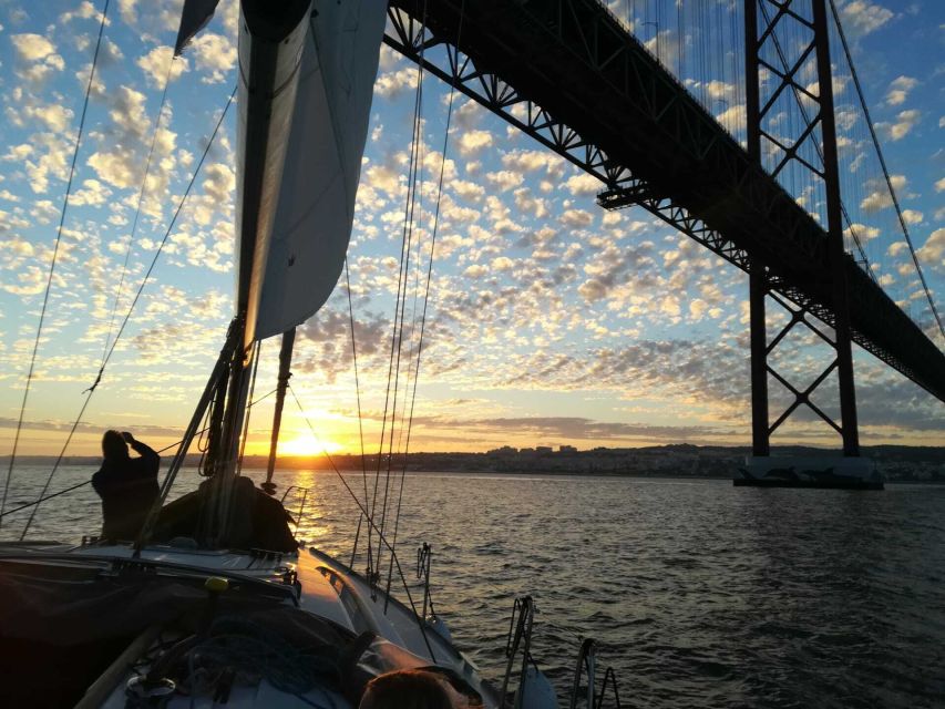 Private Romantic cruise with sparkling wine- 2-Hour- Lisbon - What you will see from the Tagus