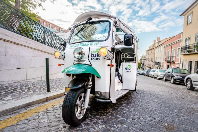 Private Tuk Tuk Tour Lisbon Old Town - Graça and the city view from above
