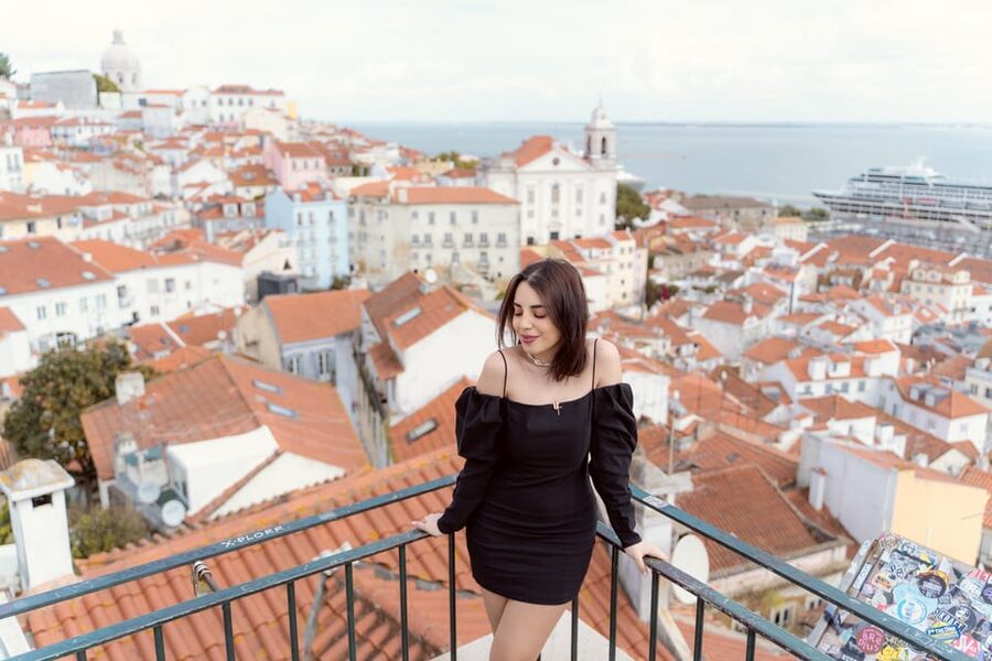 Romantic Photoshoot Experience for Couples in Lisbon - Choosing Between 15 Minutes and 1 Hour