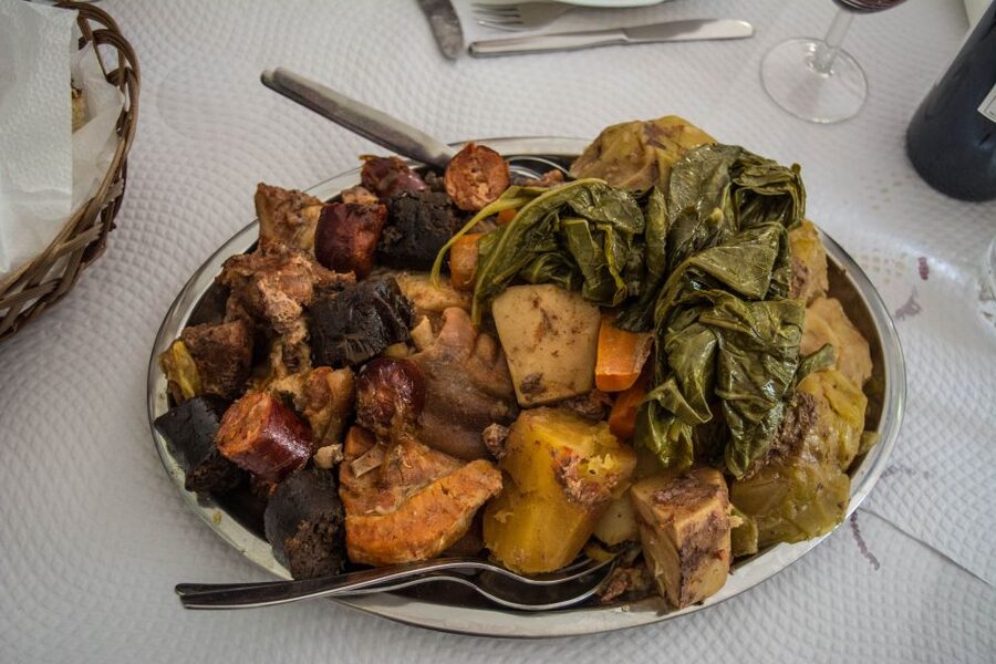 São Miguel East: Full-Day Van Tour with Lunch - Your Furnas choice: hot springs or geothermal town