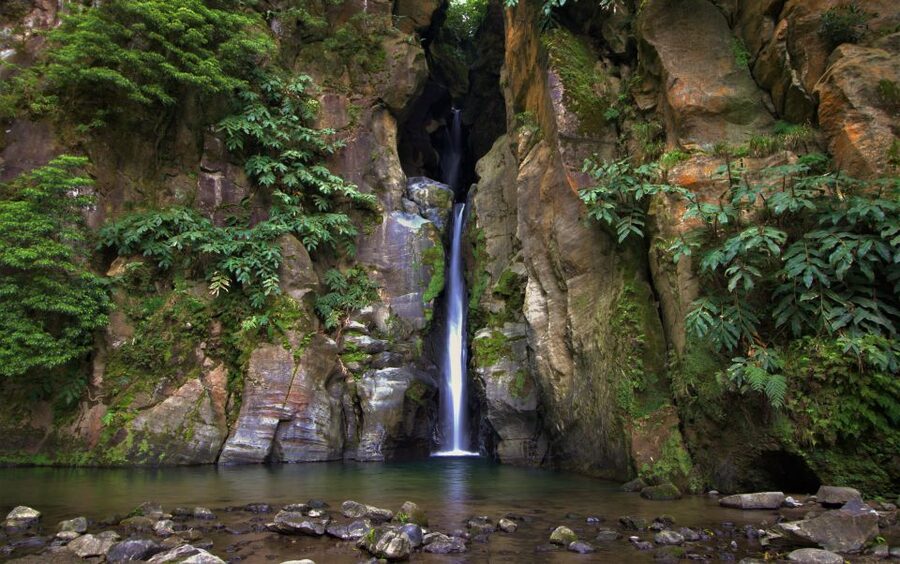 São Miguel West: Full-Day Van Tour with Lunch - Why western São Miguel works so well in one day
