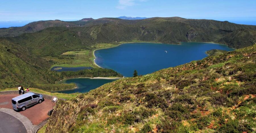 São Miguel West: Full-Day Van Tour with Lunch - Pico do Carvão opens the view