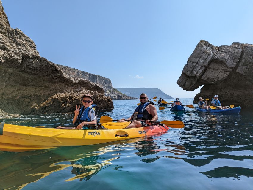 Sesimbra: Arrabida Natural Park & Caves Guided Kayaking Tour - The 40-minute paddle back to Sesimbra