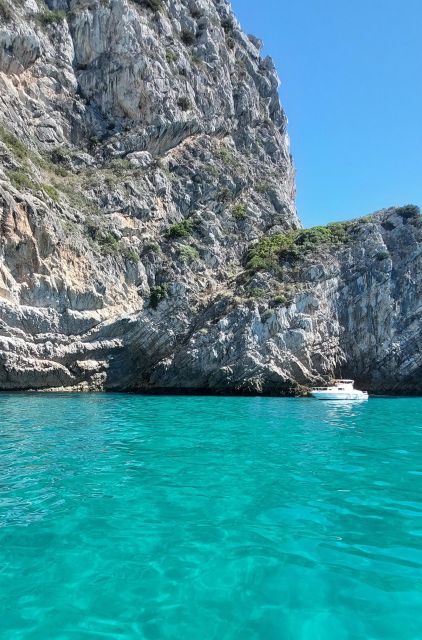 Sesimbra: Secret Bays and Beaches Boat Tour with Snorkeling - Key points before you book